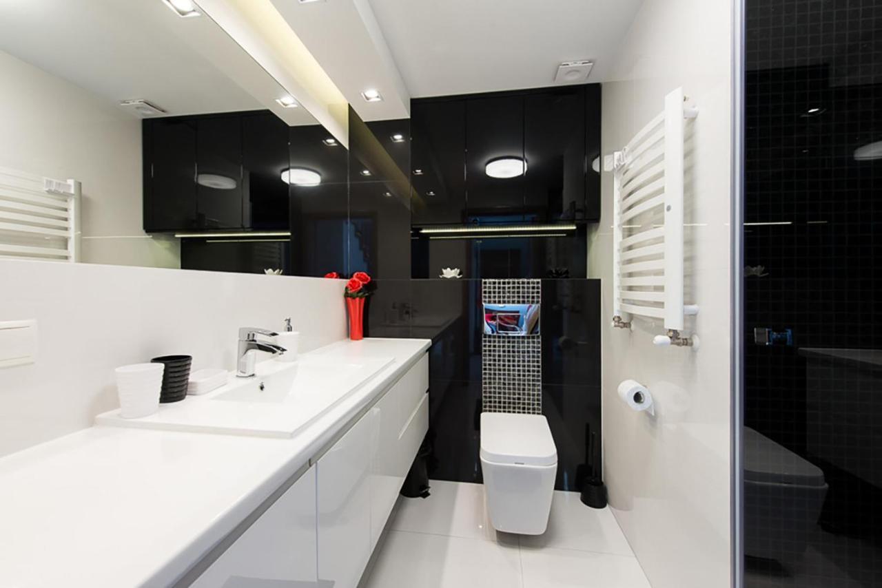 Cozy And Large 62 M2 Apartment With Air Conditioning, Old Town Krakow Bagian luar foto
