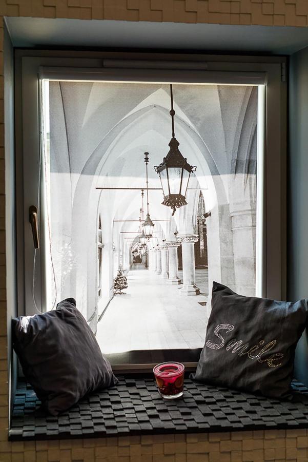 Cozy And Large 62 M2 Apartment With Air Conditioning, Old Town Krakow Bagian luar foto